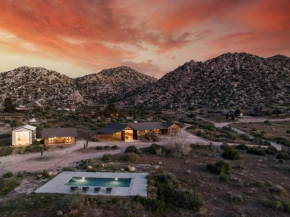 The Raven Epic Pool W Mountain Views